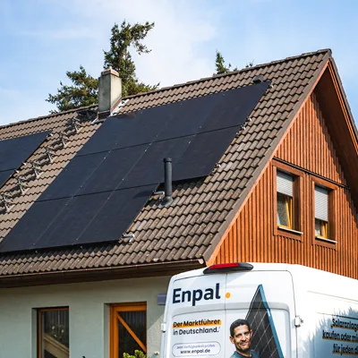 Haus mit Solarpanel